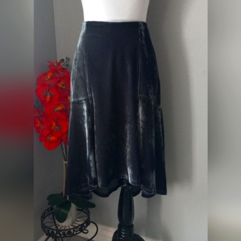 Mystree Green Velvet Crushed High Low Skirt